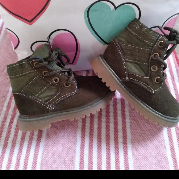 Boots - Picture 8 of 8